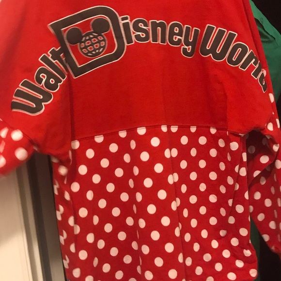 Disney Tops - WDW Disney Minnie Mouse dots spirit jersey EUC